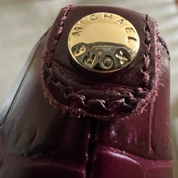 MICHAEL Michael Kors Suede Crocodile-Embossed Ankle Booties Merlot Size 8 - Picture 9 of 11